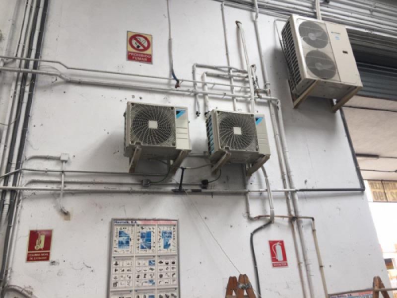 Equipos de climatización instalados en pared